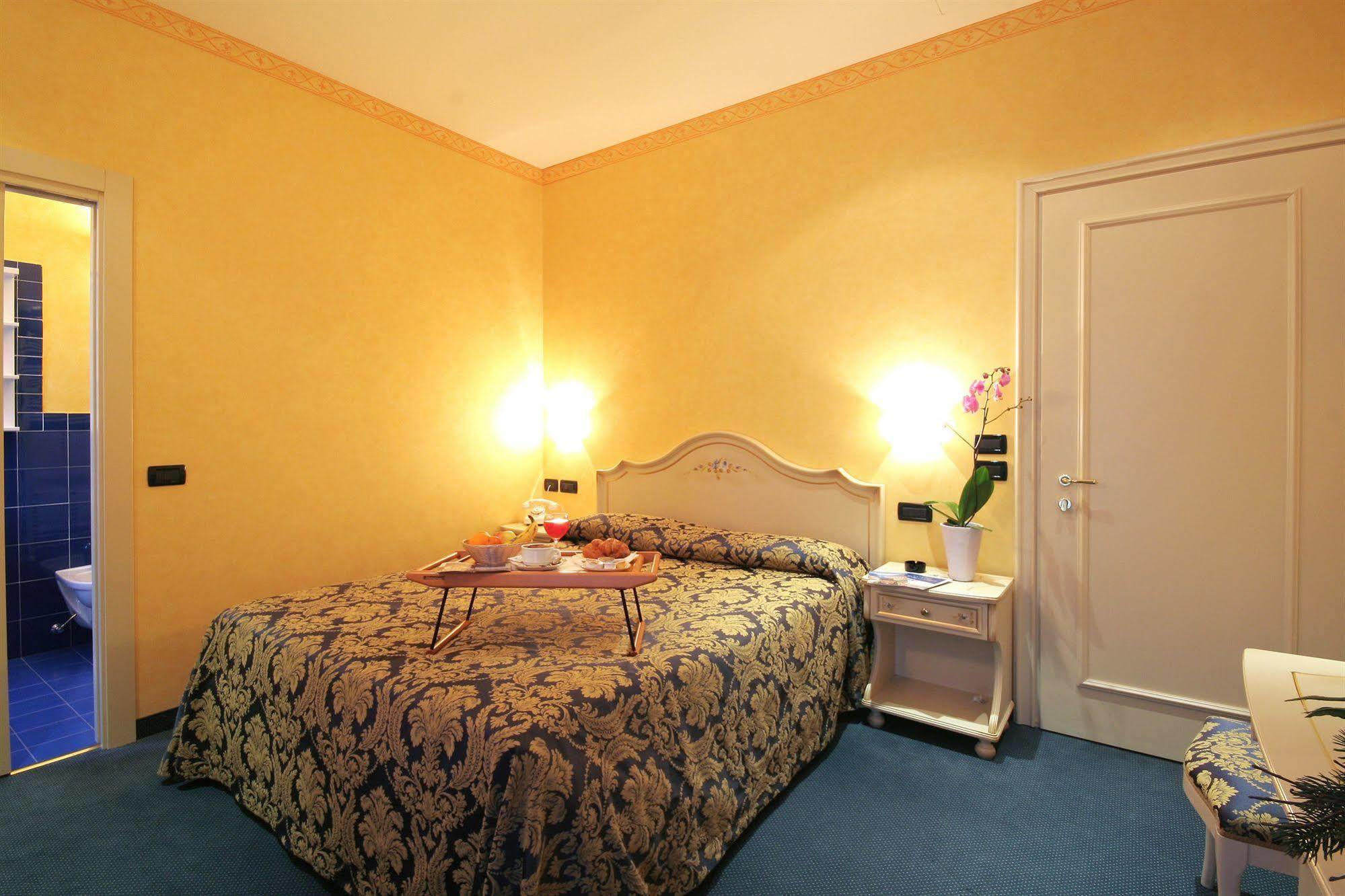 Hotel Promessi Sposi Malgrate Esterno foto
